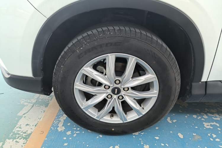 Used SWM G01 2021 2.0L Manual Knight Edition Left Front Wheel Hub