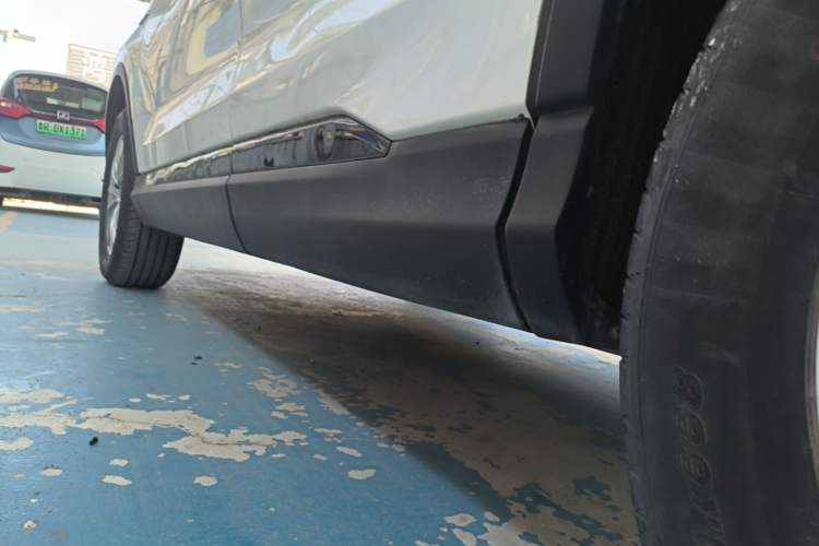 Used SWM G01 2021 2.0L Manual Knight Edition Left Side Sill