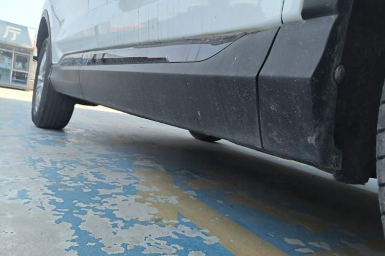 Used SWM G01 2021 2.0L Manual Knight Edition Right Side Sill