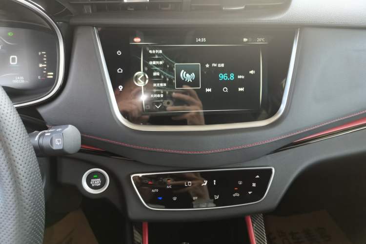 Used SWM G01FF 2022 Updated Version 1.5T DCT Star Edition Audio And AC Panel
