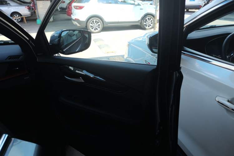 Used SWM G01FF 2022 Updated Version 1.5T DCT Star Edition Right Front Door Interior