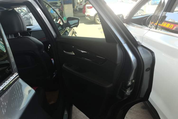 Used SWM G01FF 2022 Updated Version 1.5T DCT Star Edition Right Rear Door Interior