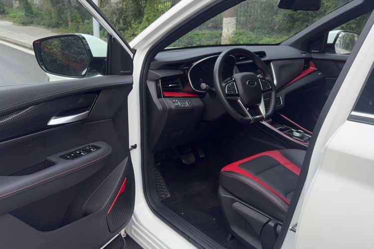 Used SWM G01FF 2022 Updated Version 1.5T DCT Platinum Edition Interior 1