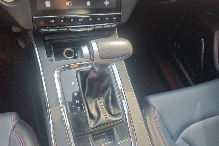 Used SWM G05 2021 PRO 1.5T Automatic Luxury Model 7 Seats Gear Lever