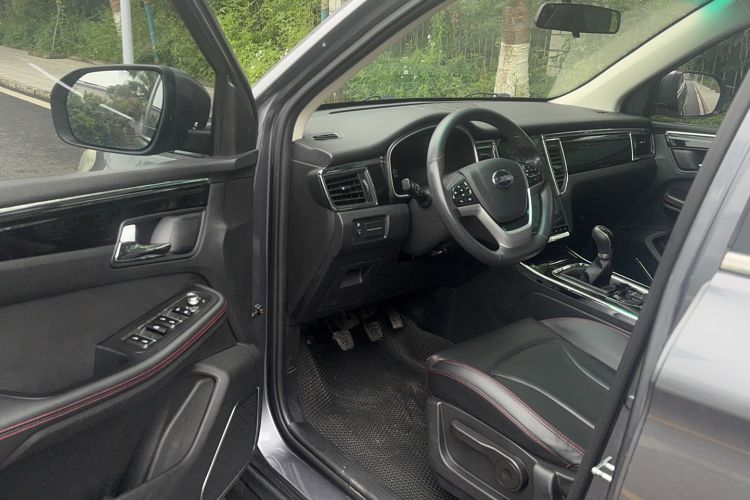 Used SWM G05 2019 2.0L Manual Luxury Edition Interior 2