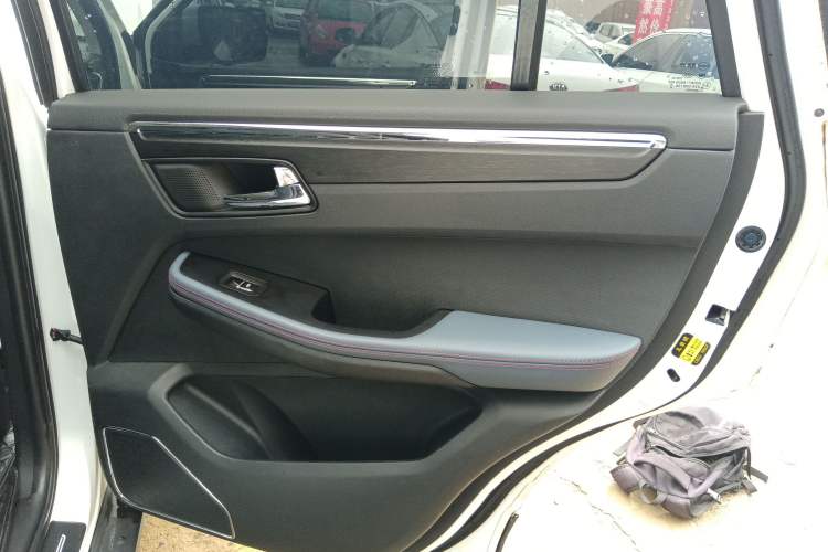 Used SWM G05 2021 PRO 1.5T Automatic Luxury Model 7 Seats Right Rear Door Interior