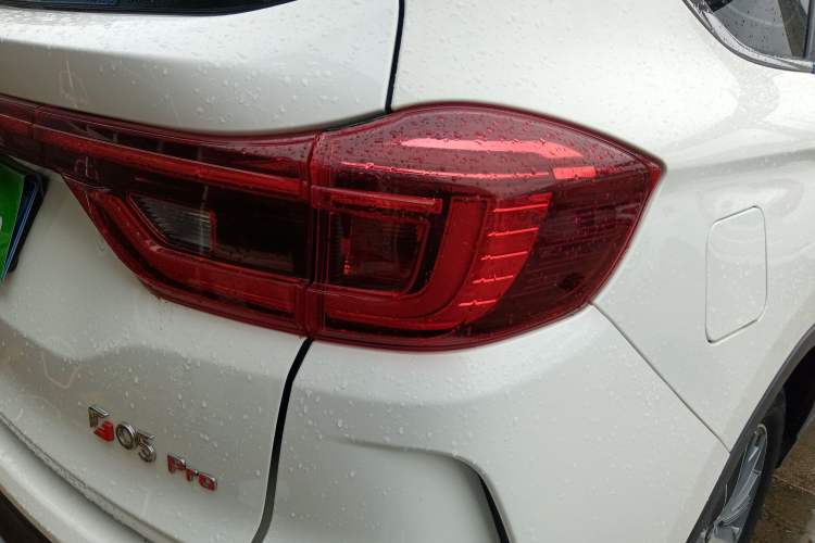 Used SWM G05 2021 PRO 1.5T Automatic Luxury Model 7 Seats Right Rear Taillight