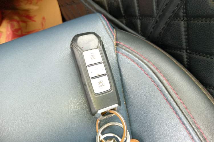 Used SWM G05 2021 PRO 1.5T Automatic Luxury Model 7 Seats Vehicle Key