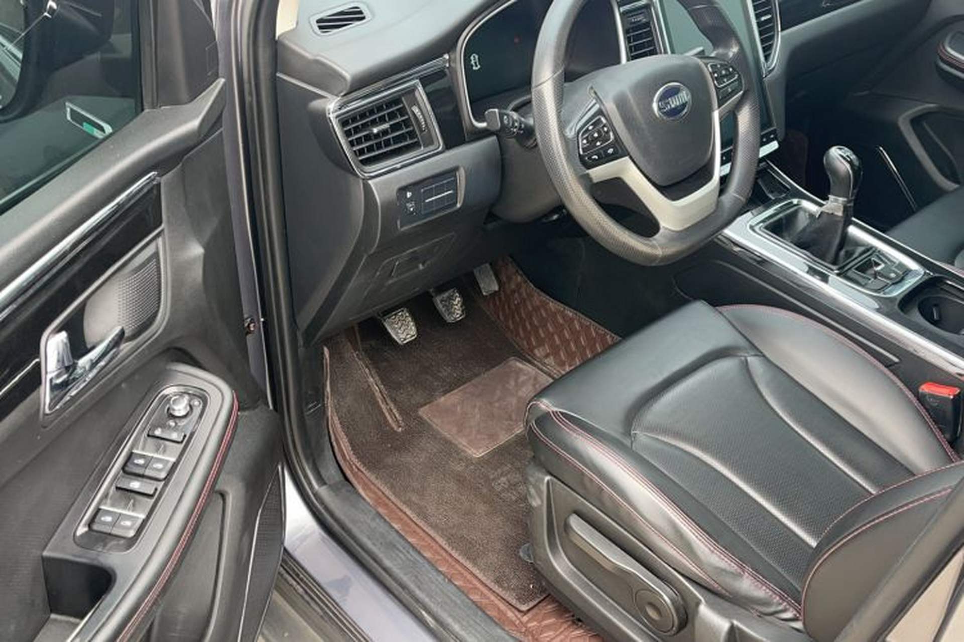 Used SWM G05 2019 2.0L Manual Luxury Edition Interior 1