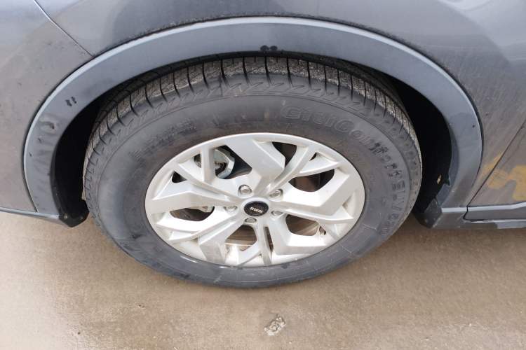 Used SWM G05 2019 2.0L Manual Luxury Edition Left Front Wheel Hub