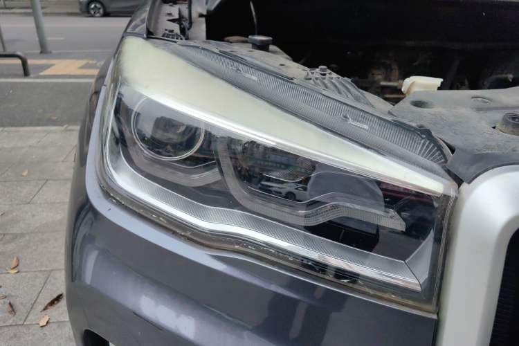Used SWM G05 2019 2.0L Manual Standard Model Right Front Headlight