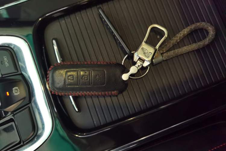 Used SWM G05 2019 1.5T Automatic Luxury Model Vehicle Key