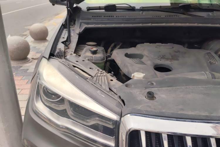 Used SWM G05 2019 2.0L Manual Luxury Edition Engine Bay Right