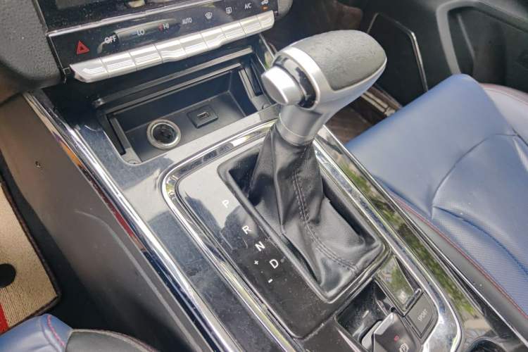 Used SWM G05 2019 1.5T Automatic Prestige Edition Gear Lever