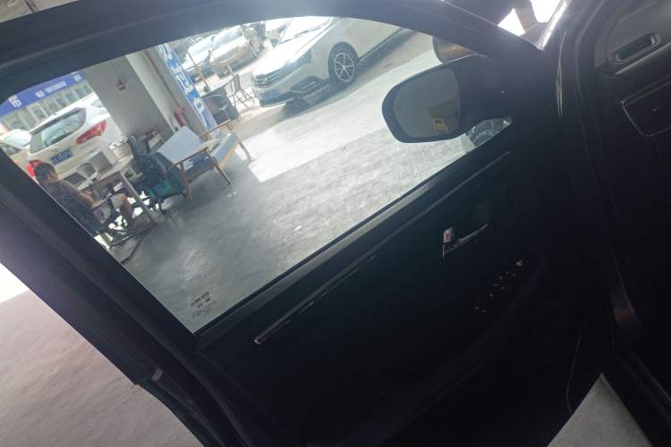 Used SWM G05 2019 1.5T Automatic Elite Edition Left Front Door Interior