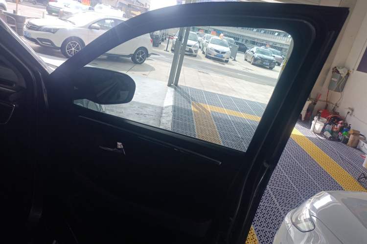 Used SWM G05 2019 1.5T Automatic Elite Edition Right Front Door Interior