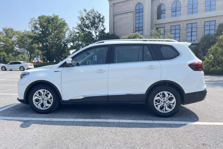 Used SWM G05 2019 1.5T Automatic Luxury Model Exterior 3