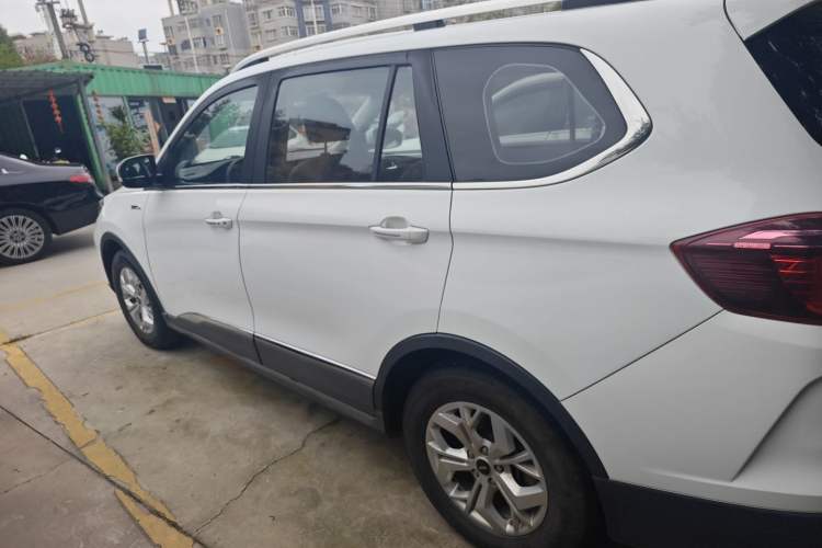Used SWM G05 2019 2.0L Manual Luxury Edition Exterior 5