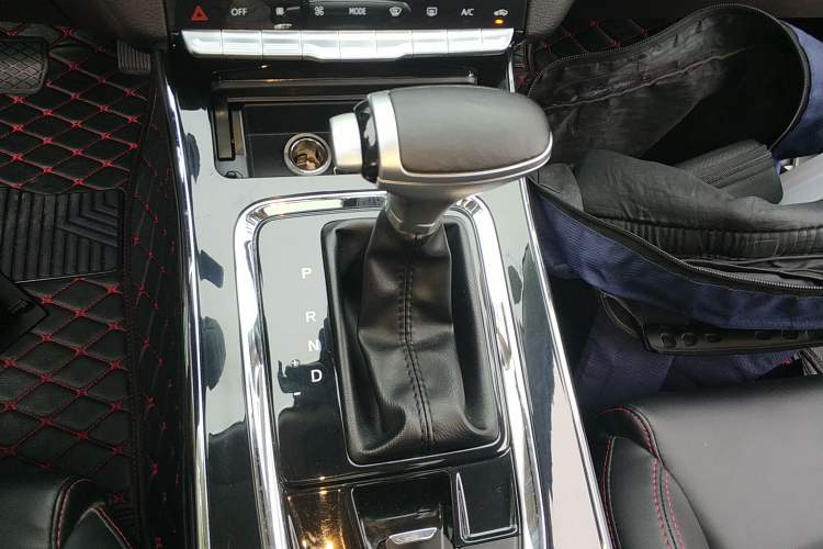 Used SWM G05 2019 1.5T Automatic Luxury Model Gear Lever