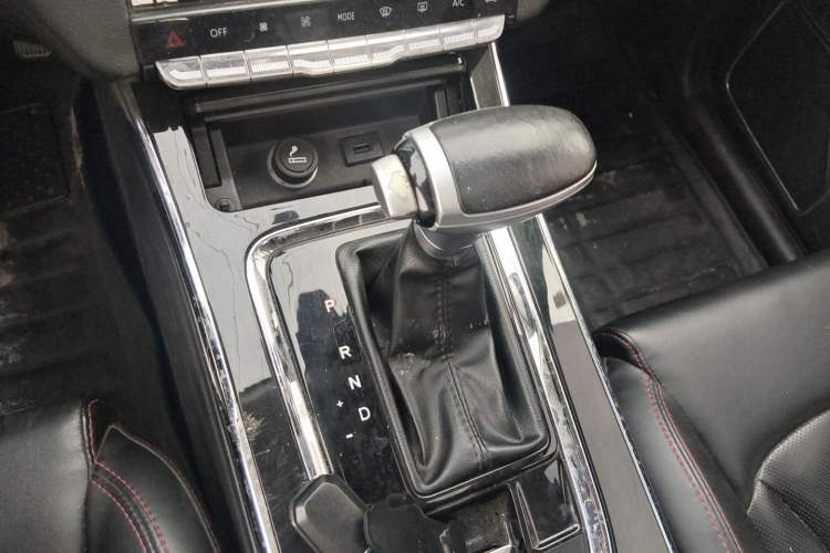 Used SWM G05 2019 1.5T Automatic Luxury Model Gear Lever