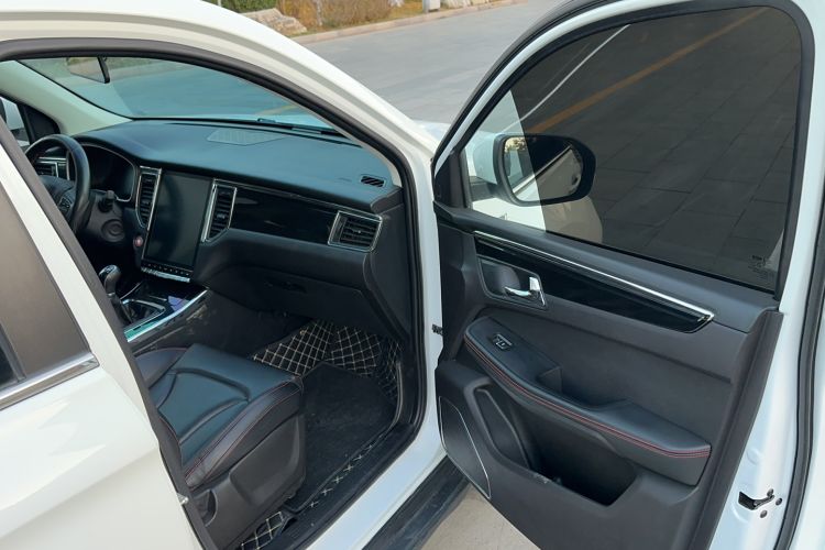 Used SWM G05 2019 2.0L Manual Luxury Edition Interior 1