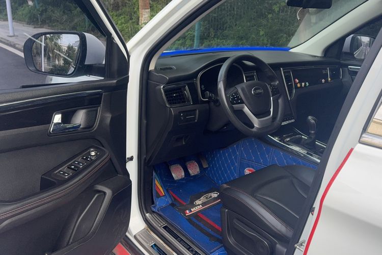 Used SWM G05 2019 2.0L Manual Luxury Edition Interior 2