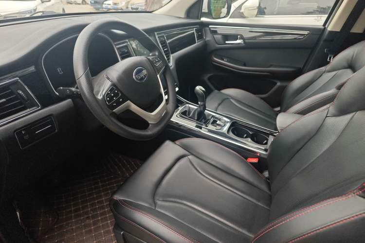 Used SWM G05 2019 2.0L Manual Luxury Edition Interior 2