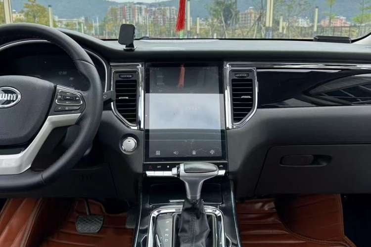 Used SWM G05 2019 1.5T Automatic Luxury Model Interior 3