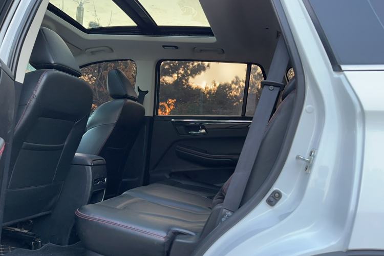 Used SWM G05 2019 2.0L Manual Luxury Edition Interior 5