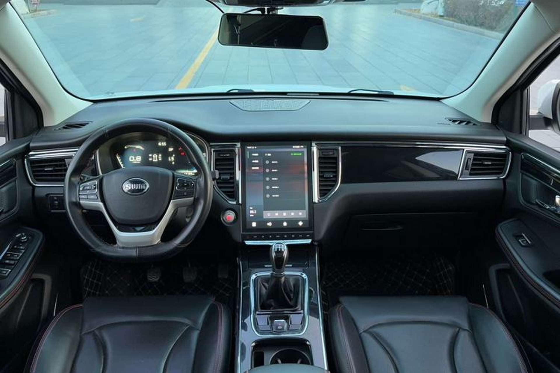 Used SWM G05 2019 2.0L Manual Luxury Edition Interior 7