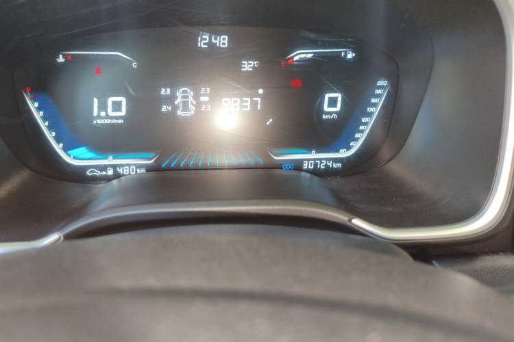 Used SWM G05 2019 2.0L Manual Luxury Edition Odometer Close Up