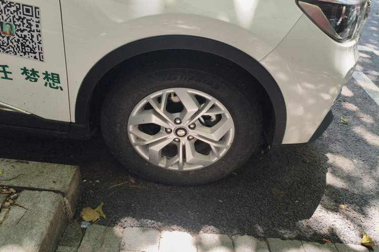 Used SWM G05 2019 2.0L Manual Luxury Edition Right Front Wheel Hub