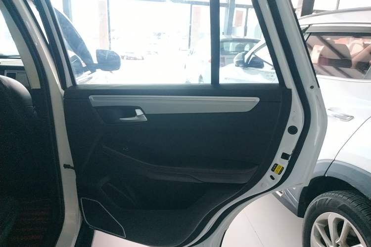 Used SWM G05 2019 1.5T Automatic Elite Edition Right Rear Door Interior