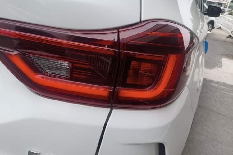 Used SWM G05 2019 1.5T Automatic Luxury Model Right Rear Taillight