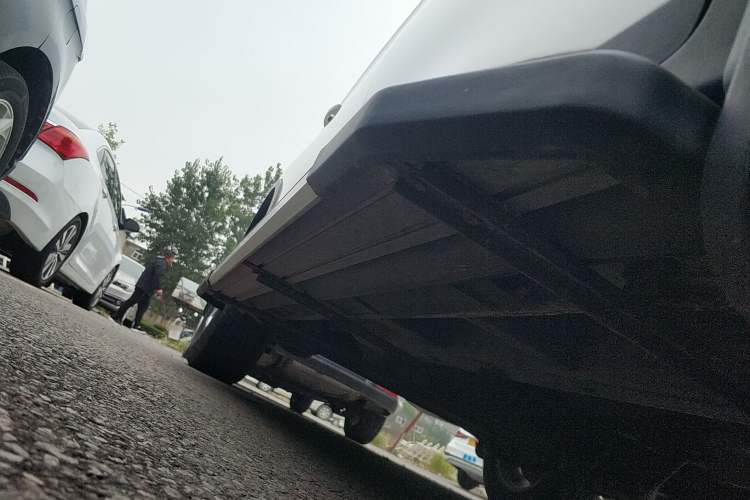 Used SWM G05 2019 1.5T Automatic Luxury Model Right Side Sill