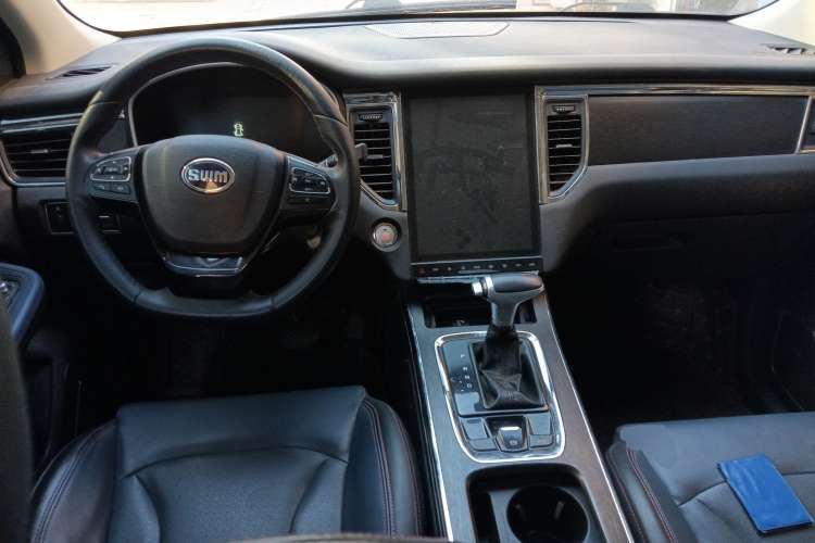 Used SWM G05 2021 PRO 1.5T Automatic Supreme Edition 5-seater Center Console