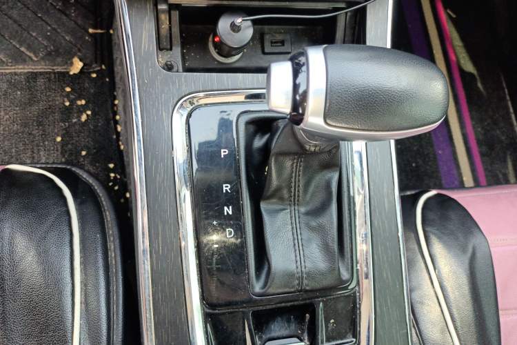Used SWM G05 2021 PRO 1.5T Automatic Luxury Model 7 Seats Gear Lever