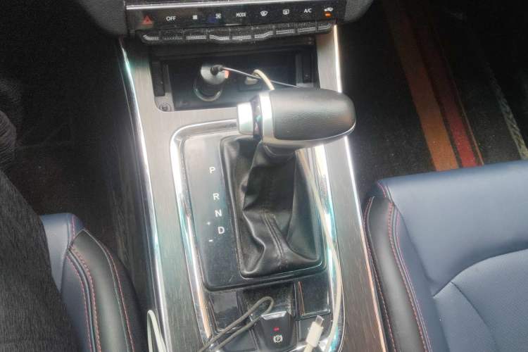 Used SWM G05 2021 PRO 1.5T Automatic Luxury Model 7 Seats Gear Lever
