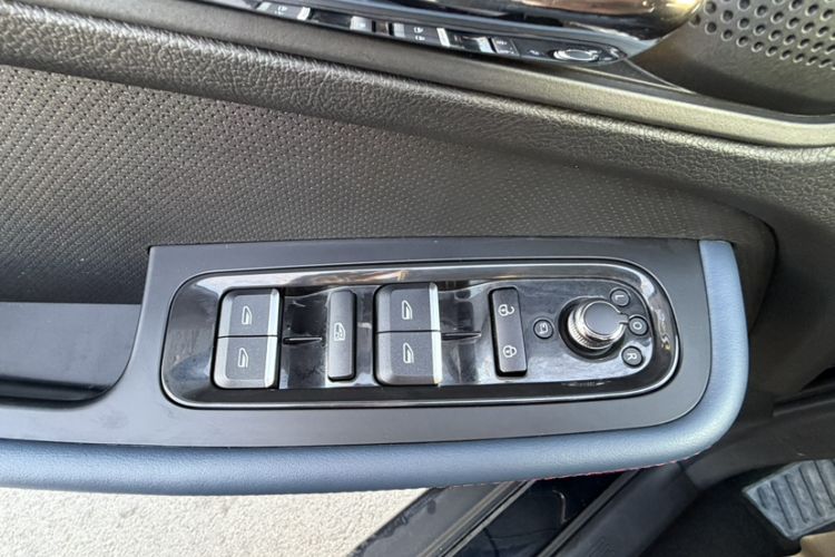 Used SWM G05 2021 PRO 1.5T Automatic Luxury Model 7 Seats Interior 9