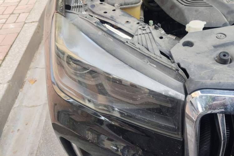Used SWM G05 2021 PRO 1.5T Automatic Luxury Model 7 Seats Right Front Headlight
