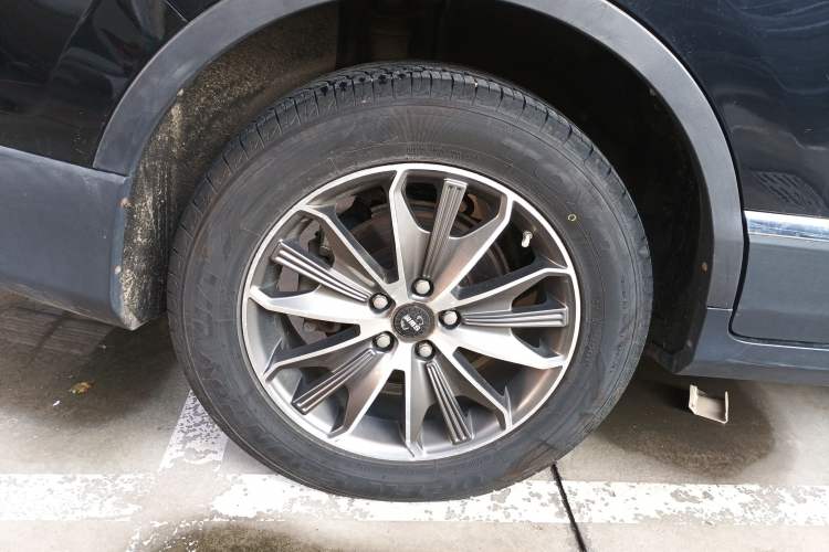 Used SWM G05 2021 PRO 1.5T Automatic Luxury Model 7 Seats Right Rear Wheel Hub