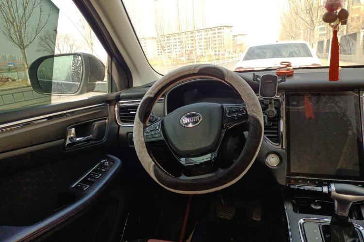 Used SWM G05 2021 PRO 1.5T Automatic Luxury Model 7 Seats Steering Wheel