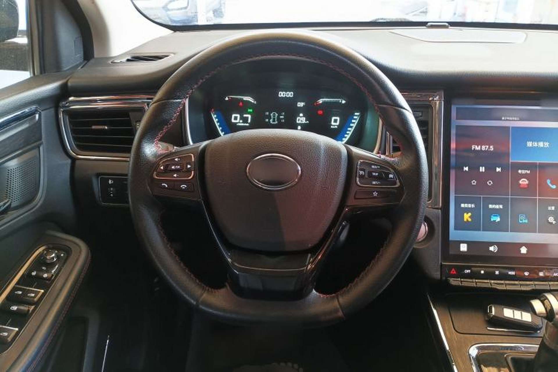 Used SWM G05 2021 PRO 1.5T Automatic Luxury Model 7 Seats Steering Wheel