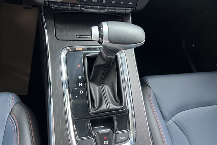 Used SWM G05 2021 PRO 1.5T Automatic Luxury Model 7 Seats Gear Lever