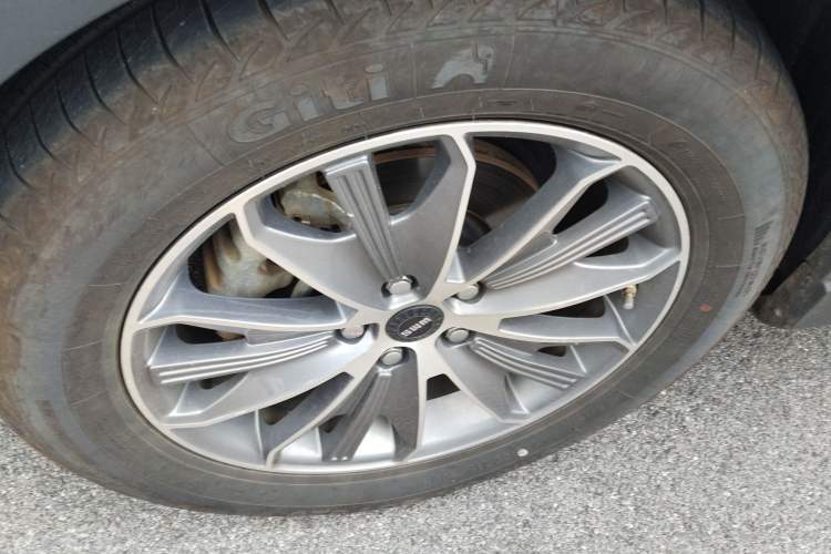 Used SWM G05 2021 PRO 1.5T Automatic Luxury Model 7 Seats Left Front Wheel Hub