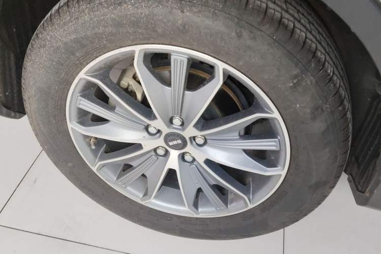 Used SWM G05 2021 PRO 1.5T Automatic Luxury Model 7 Seats Right Rear Wheel Hub