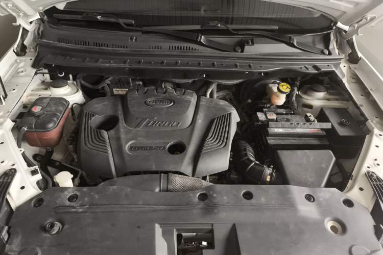 Used SWM G05 2021 PRO 1.5T Automatic Luxury Model 7 Seats Engine Bay