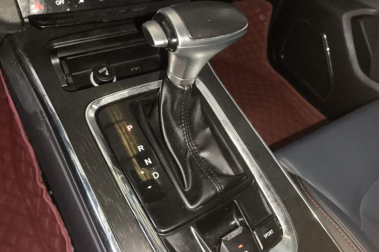 Used SWM G05 2021 PRO 1.5T Automatic Luxury Model 7 Seats Gear Lever