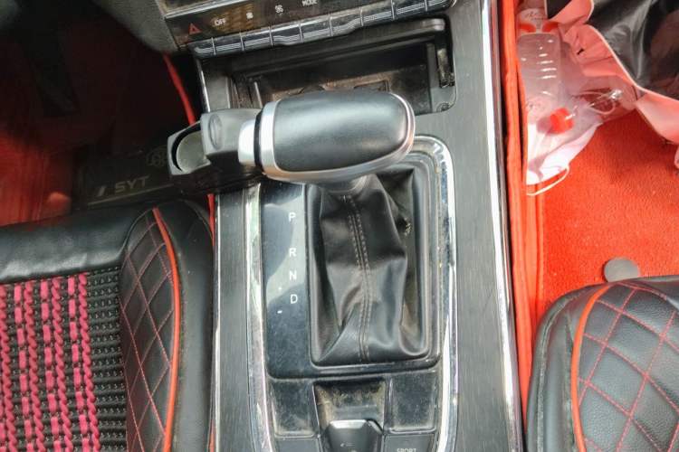Used SWM G05 2021 PRO 1.5T Automatic Luxury Model 7 Seats Gear Lever