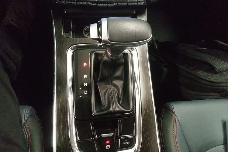 Used SWM G05 2021 PRO 1.5T Automatic Luxury Model 7 Seats Gear Lever